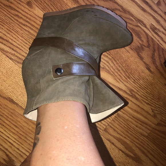 🌟SALE🌟Women’s platform Booties🌟 - Picture 5 of 5